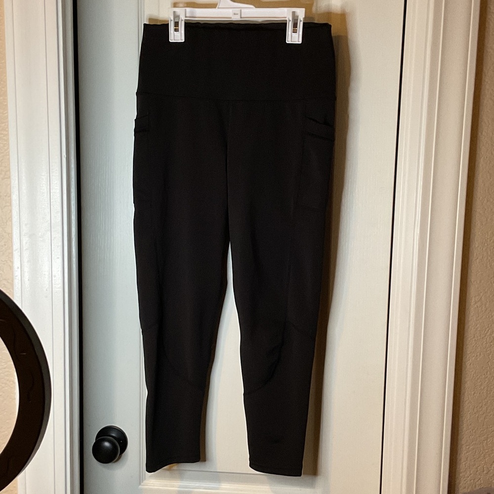 Livi Active Black Capris